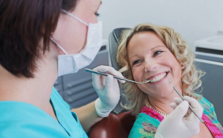 Paradontologie - Gesunder Zahnhalteapparat - gesunder Patient